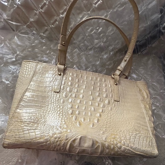 Brahmin Cream Color Embossed Leather Tote Bag Excellent Condition - Picture 3 of 16